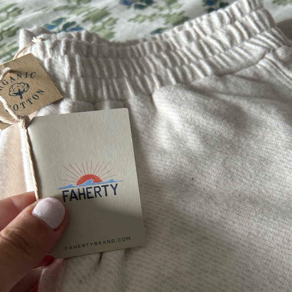 Faherty Legend Lounge Off-White Wide Leg Pant - Picture 7 of 8